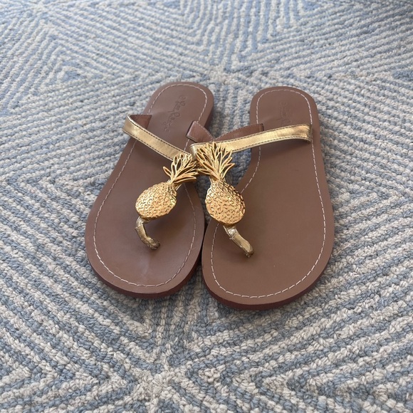 Lilly Pulitzer for Target gold pineapple sandals size 6 - Picture 3 of 3